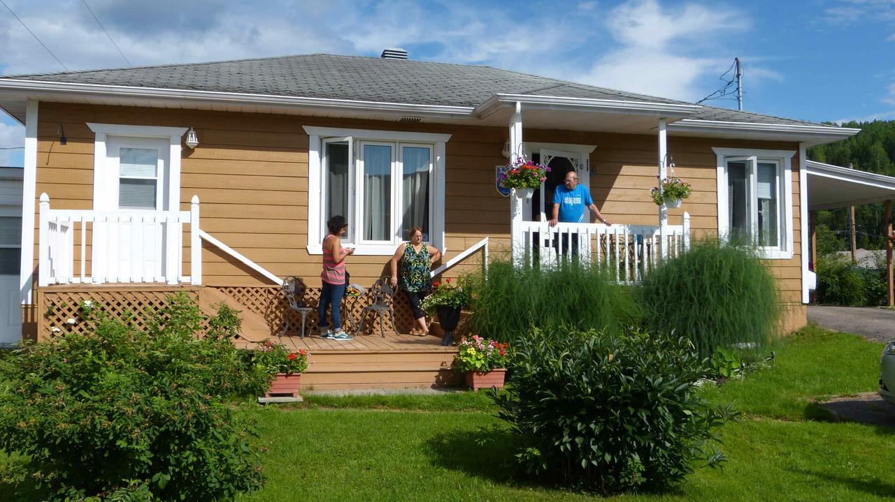 Gite Marie-Claire Petit-Saguenay Exterior foto